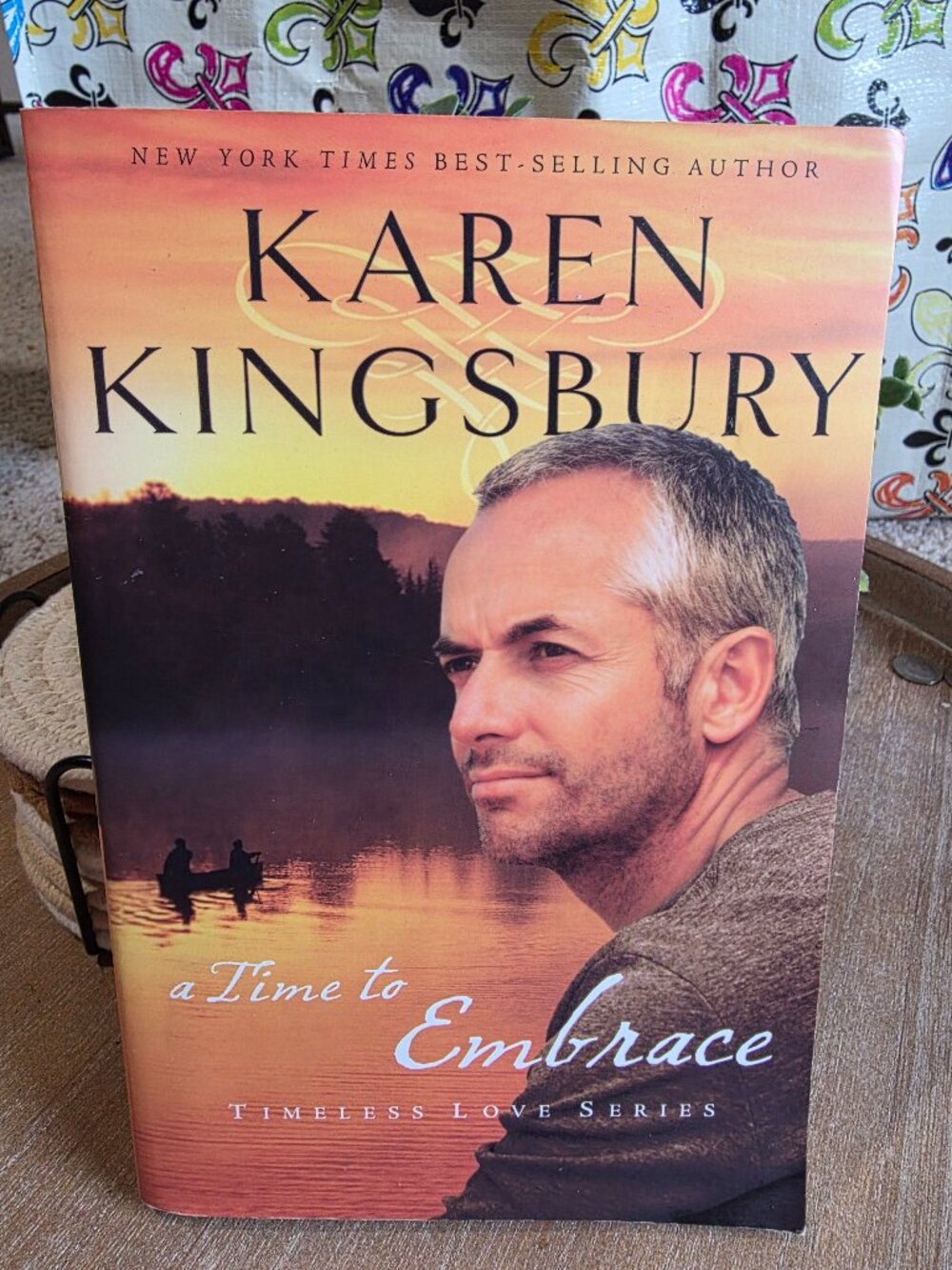 A Time to Embrace Paperback - Karen Kingsbury (Timeless Love Series)